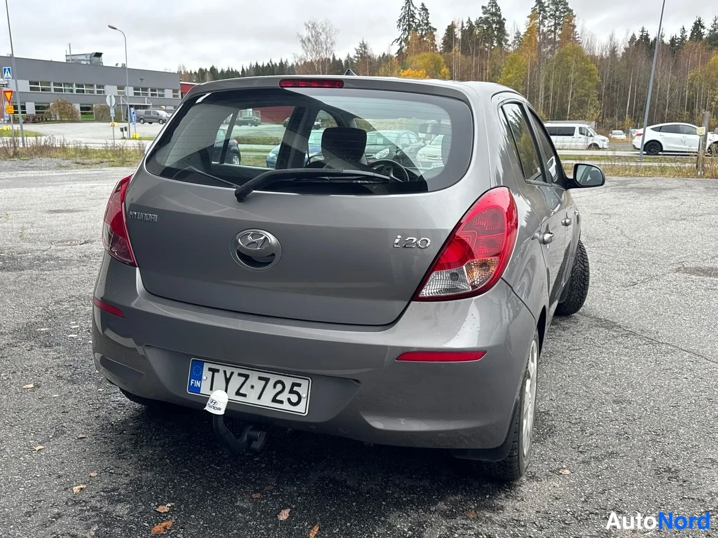 Harmaa Hyundai i20 2013, takaviisto, kuva 5