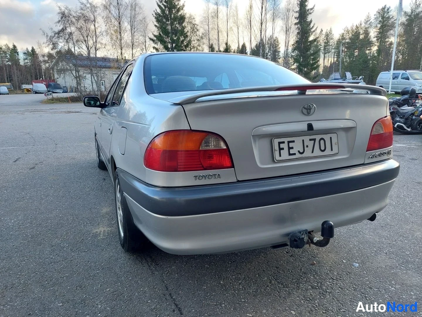 Silver Toyota Avensis 2000, rear, photo 12