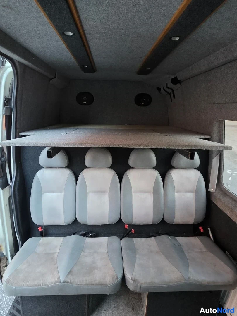 Vit Volkswagen Crafter 2006, baksäten, bild 10