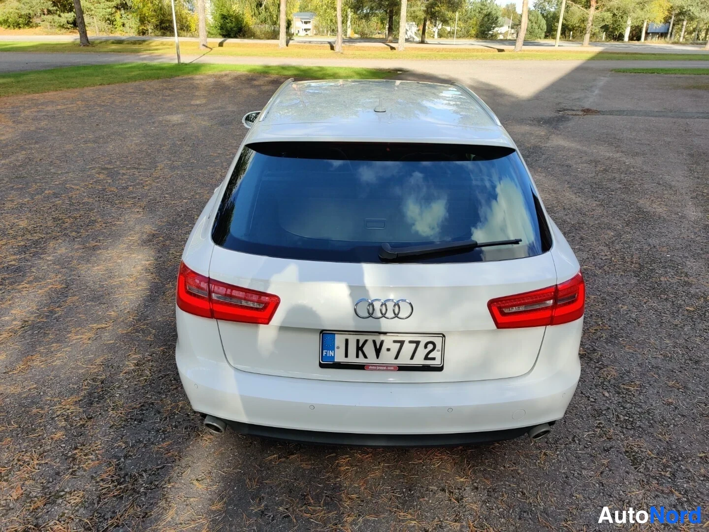 Valkoinen Audi A6 Avant 2013, takaa, kuva 23