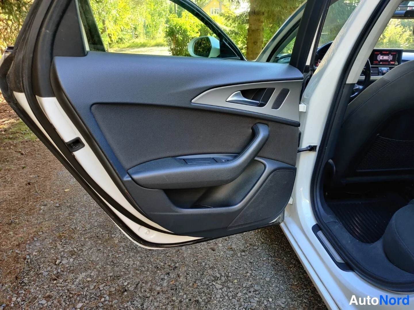 Valkoinen Audi A6 Avant 2013, yksityiskohta, kuva 34