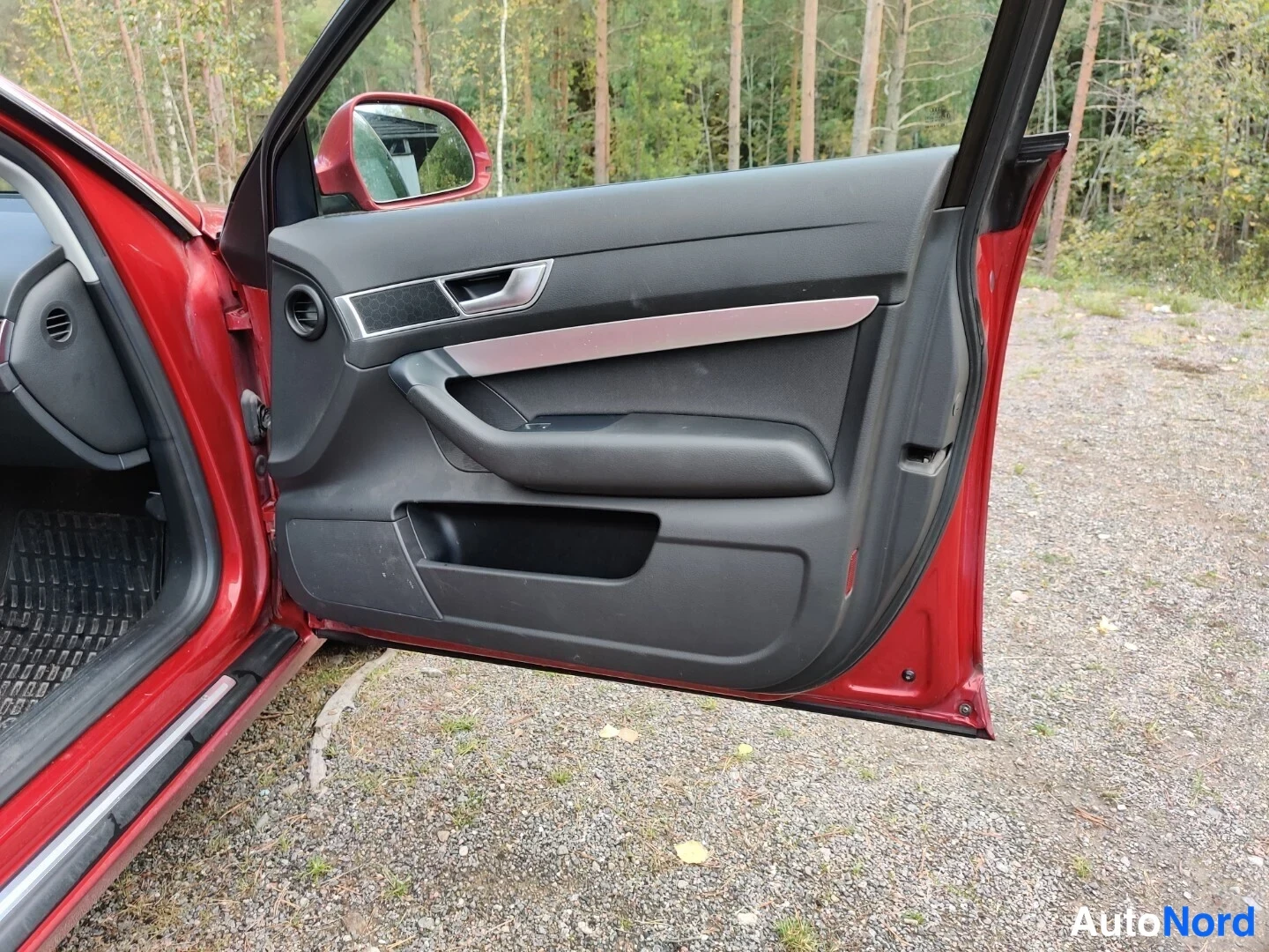 Röd Audi A6 Avant 2010, detalj, bild 29