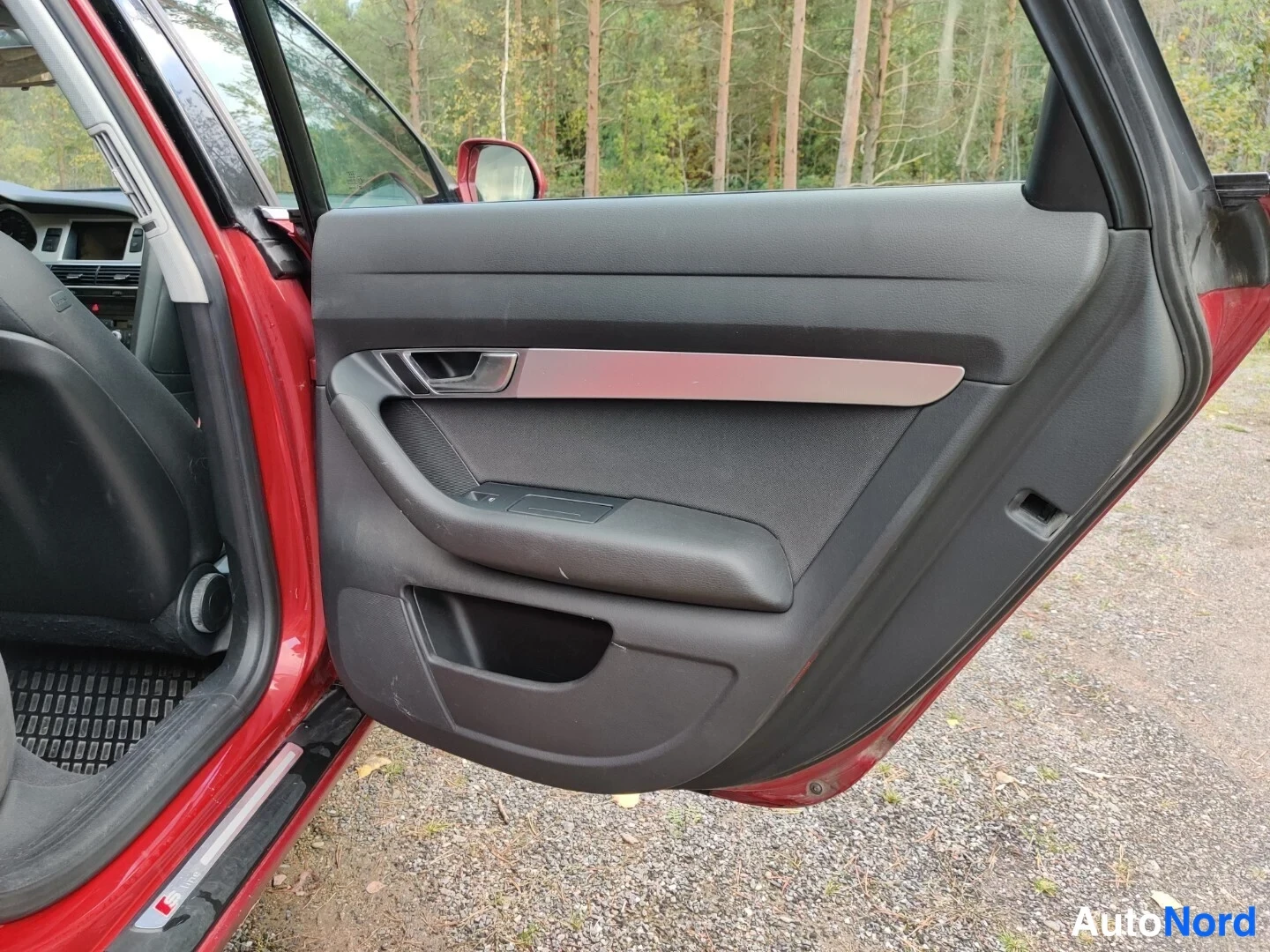 Röd Audi A6 Avant 2010, detalj, bild 30
