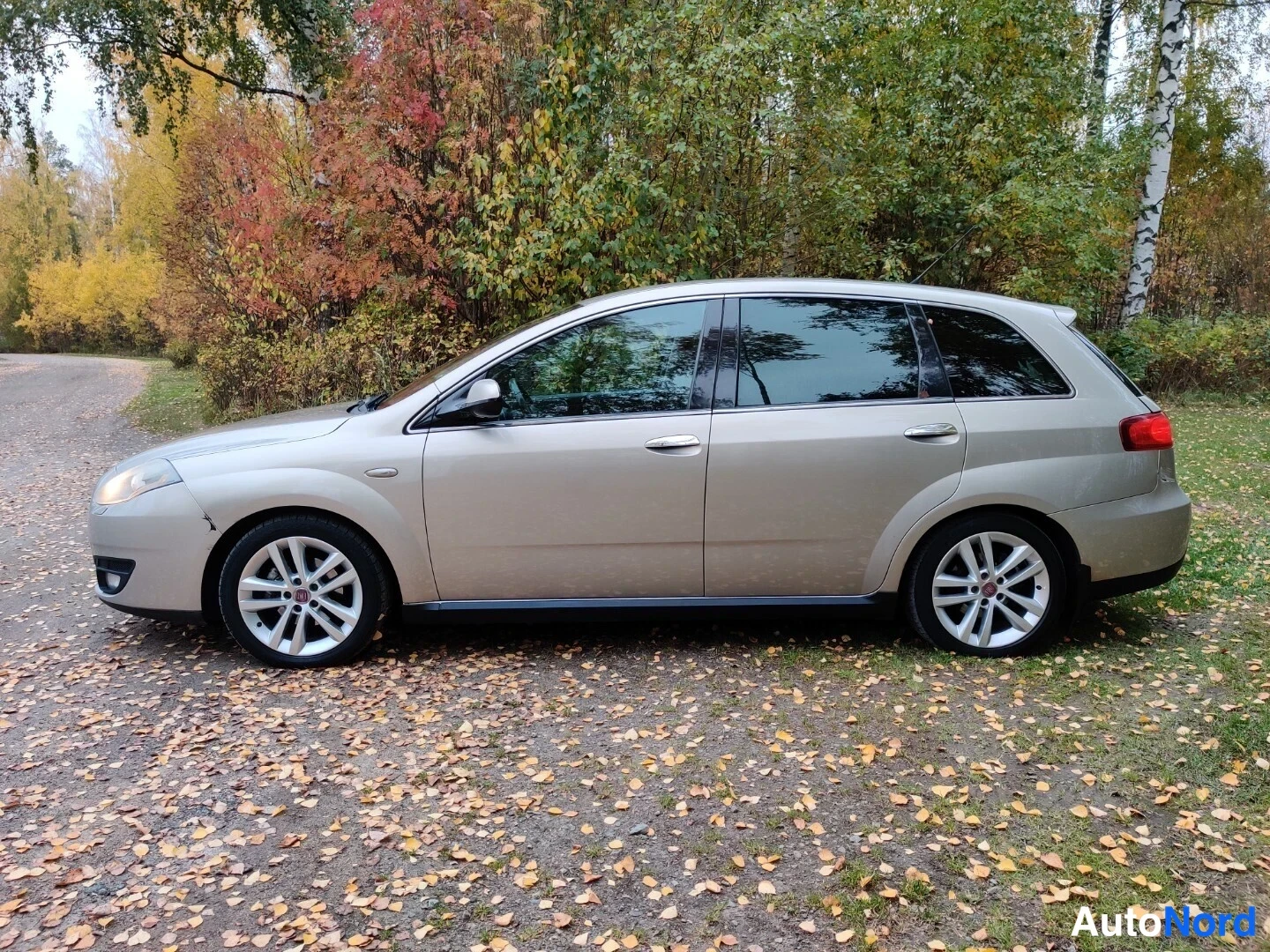 Beige Fiat Croma 2008, etuviisto, keula vasemmalle, kuva 3