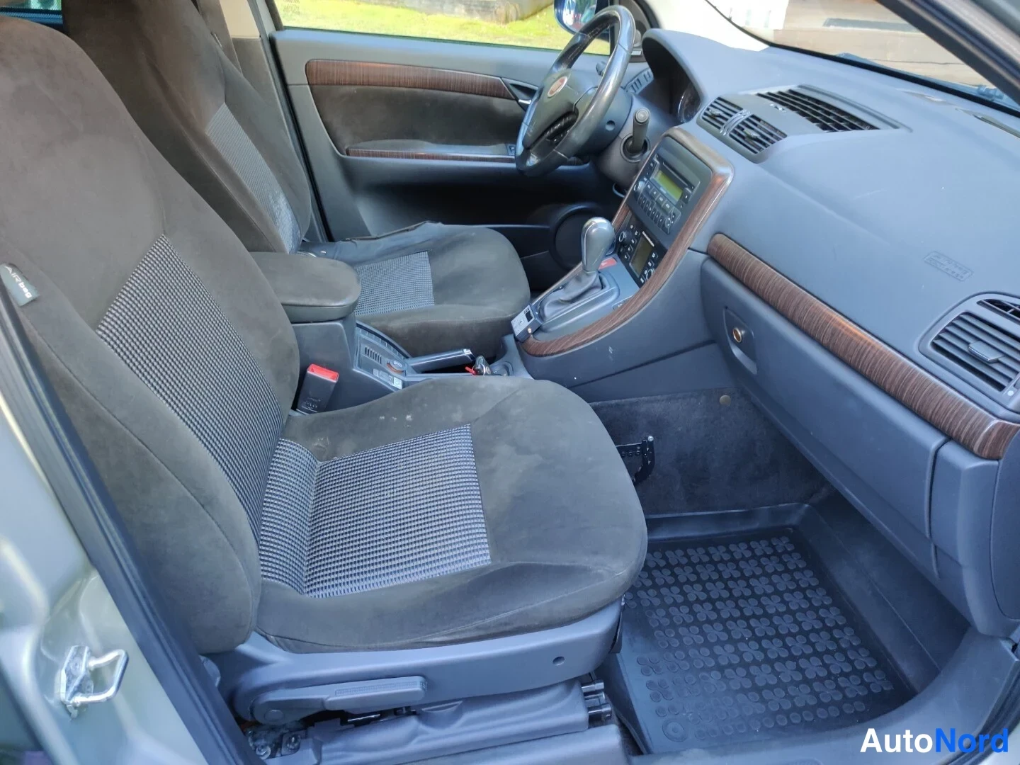 Beige Fiat Croma 2008, etuistuimet, kuva 27