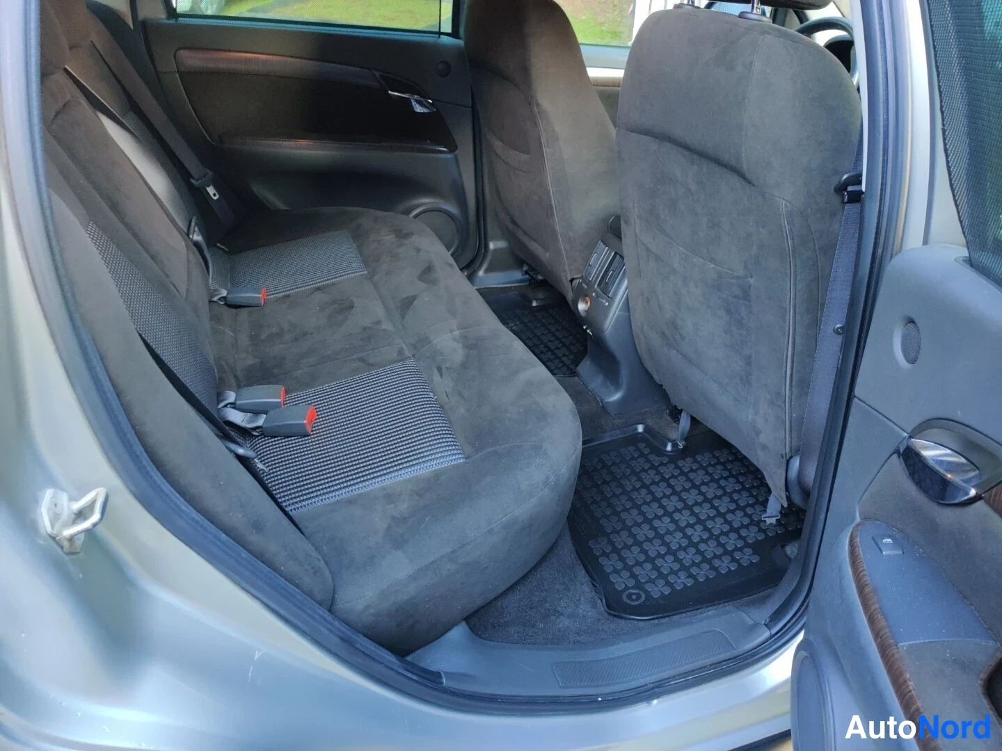 Beige Fiat Croma 2008, takaistuimet, kuva 29