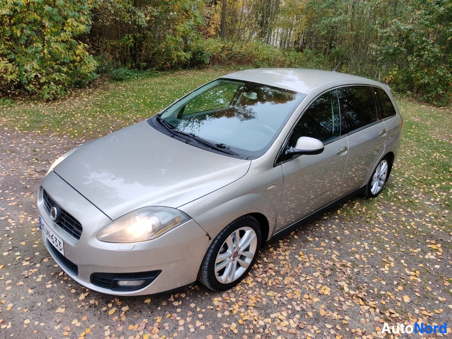 Beige Fiat Croma 2008, etuviisto, keula oikealle, kuva 8