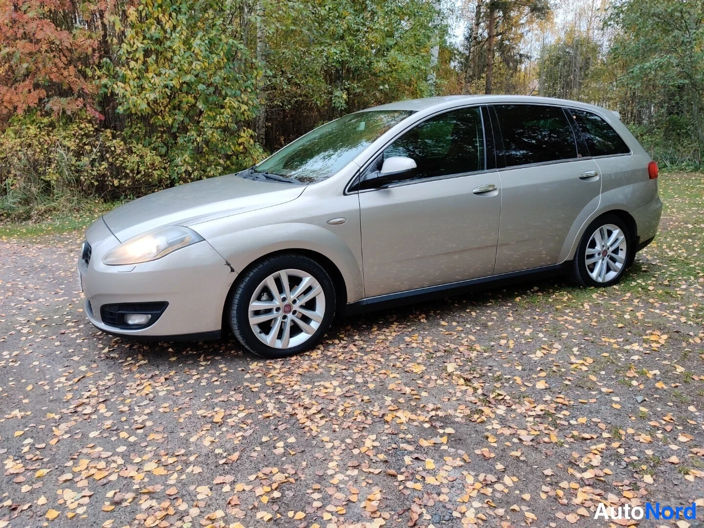 Beige Fiat Croma 2008, etuviisto, keula oikealle, kuva 10