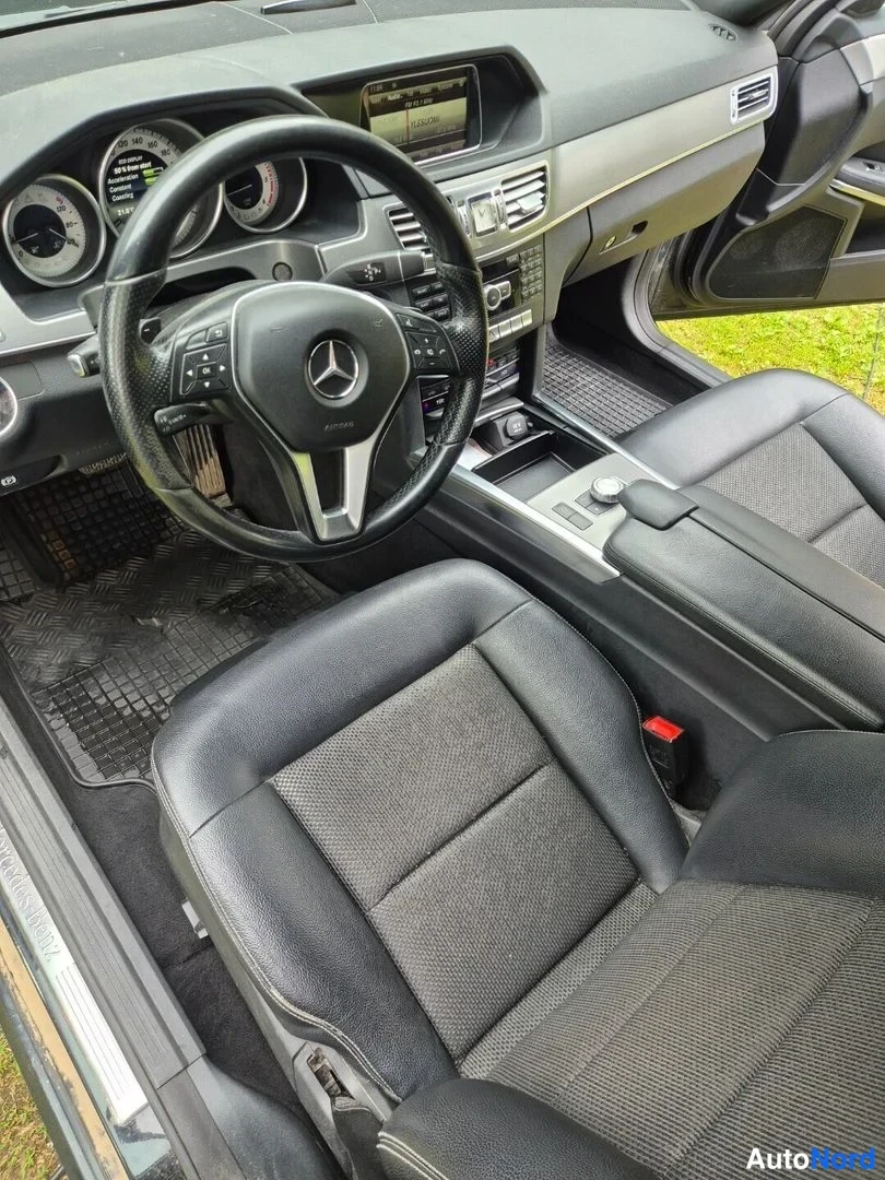 Musta Mercedes-Benz E 250 d 4MATIC 2013, ohjaamo, kuva 10