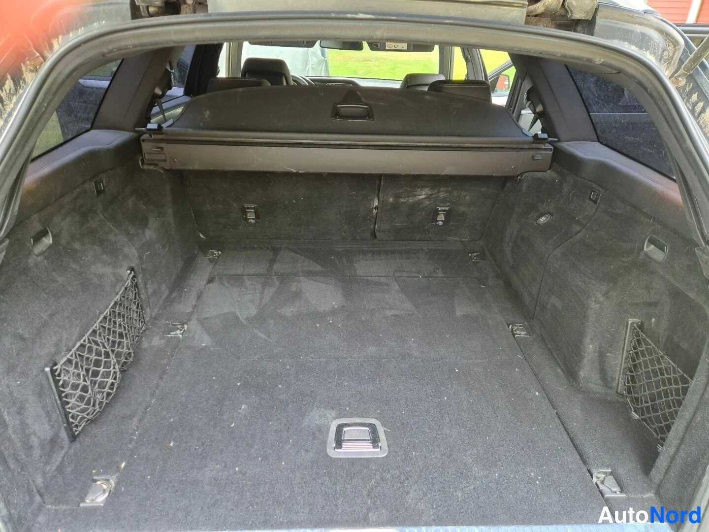 Musta Mercedes-Benz E 250 d 4MATIC 2013, tavaratila, kuva 14