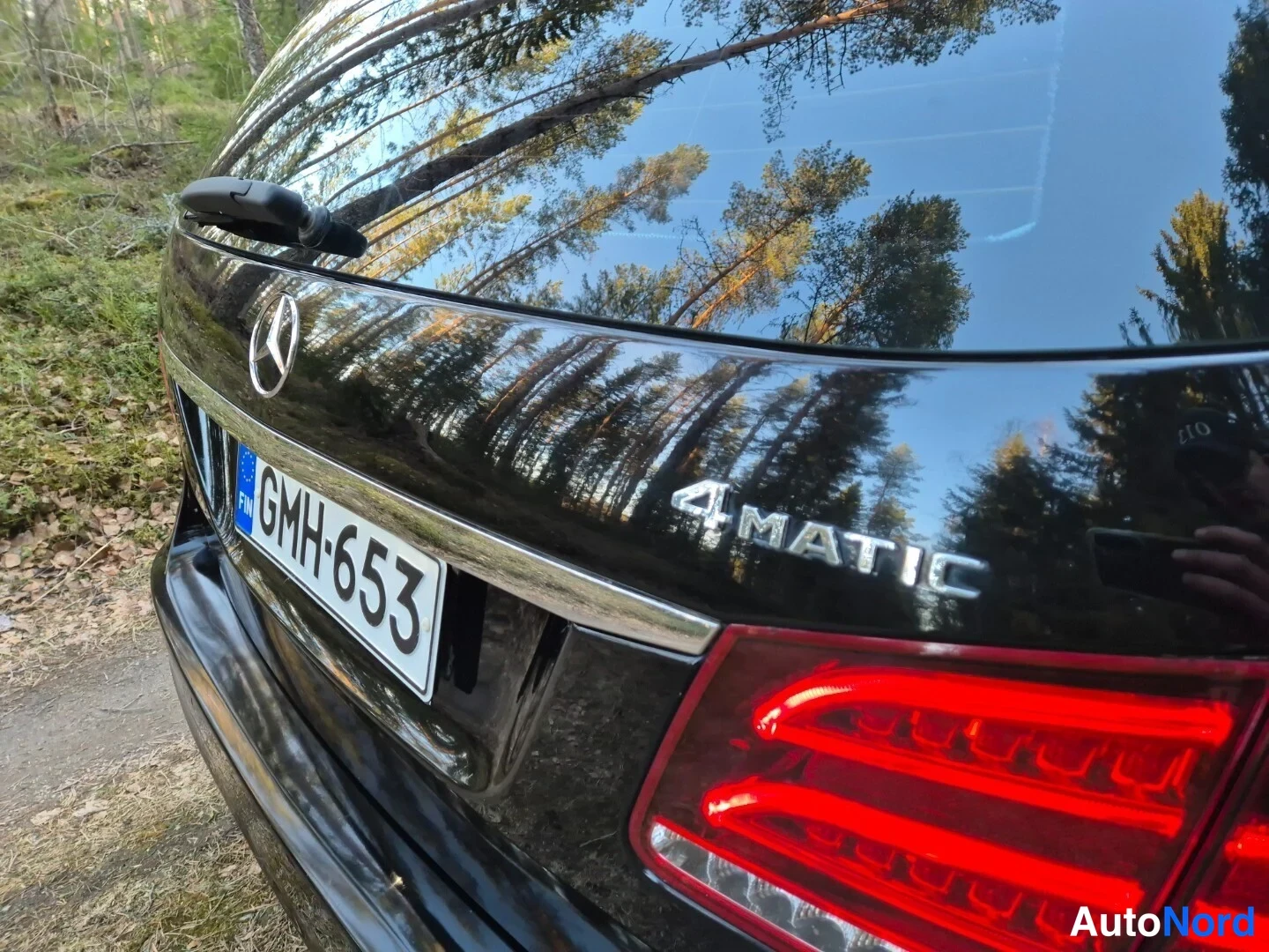 Musta Mercedes-Benz E 250 d 4MATIC 2013, yksityiskohta, kuva 15