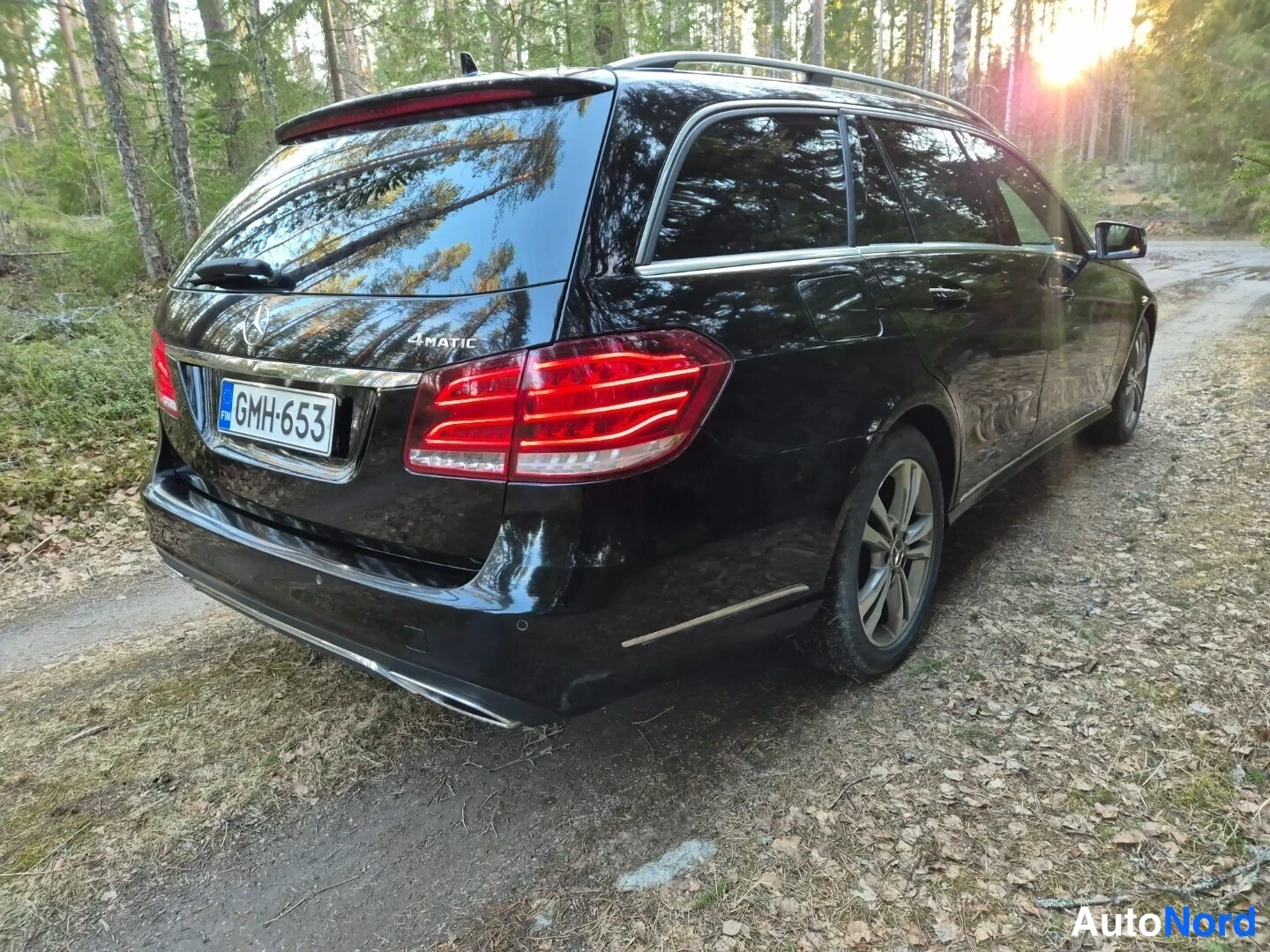 Musta Mercedes-Benz E 250 d 4MATIC 2013, takaviisto, kuva 7