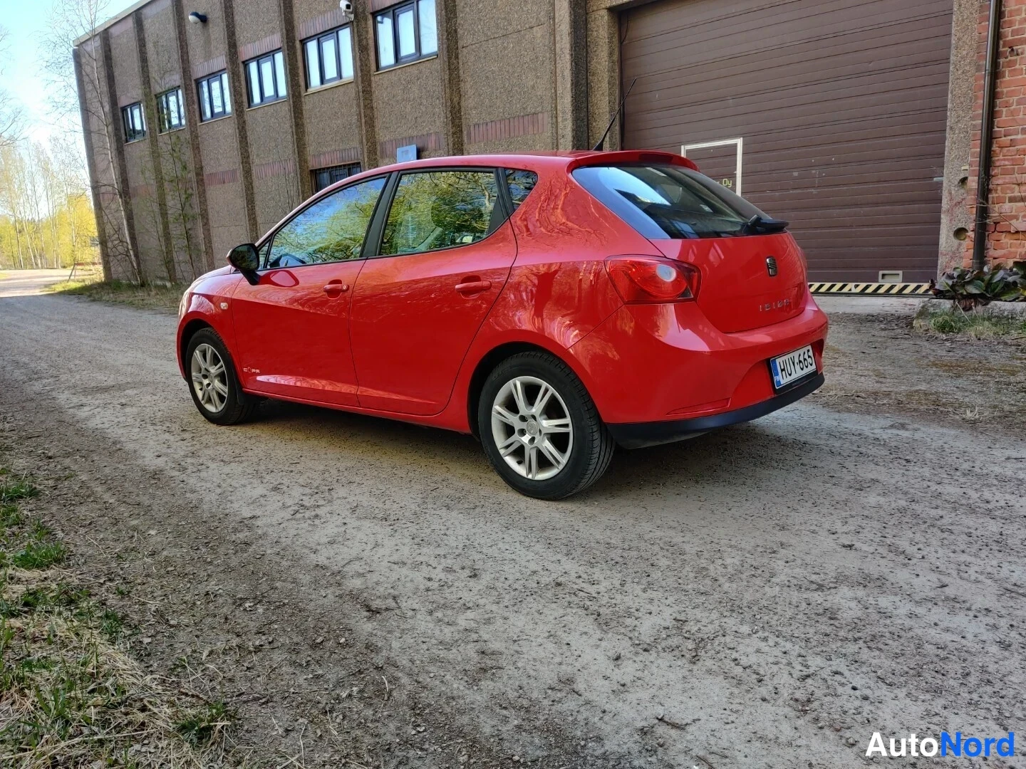 Punainen Seat Ibiza 2011, takaviisto, kuva 13
