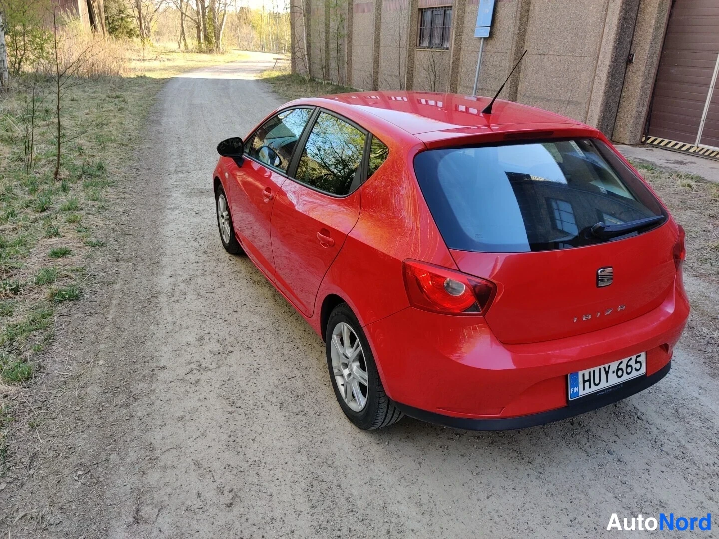 Punainen Seat Ibiza 2011, takaviisto, kuva 15