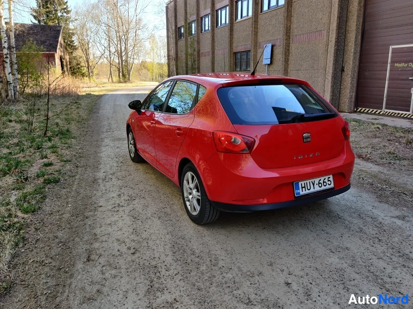 Punainen Seat Ibiza 2011, takaviisto, kuva 17