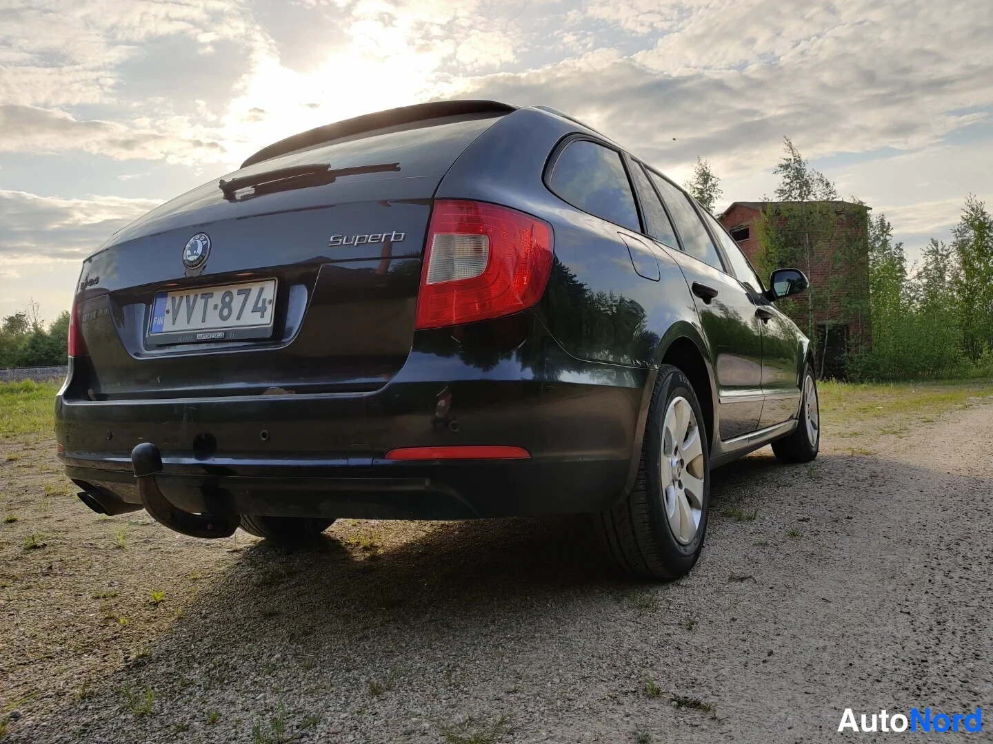 Musta Skoda Superb 2011, takaviisto, kuva 21