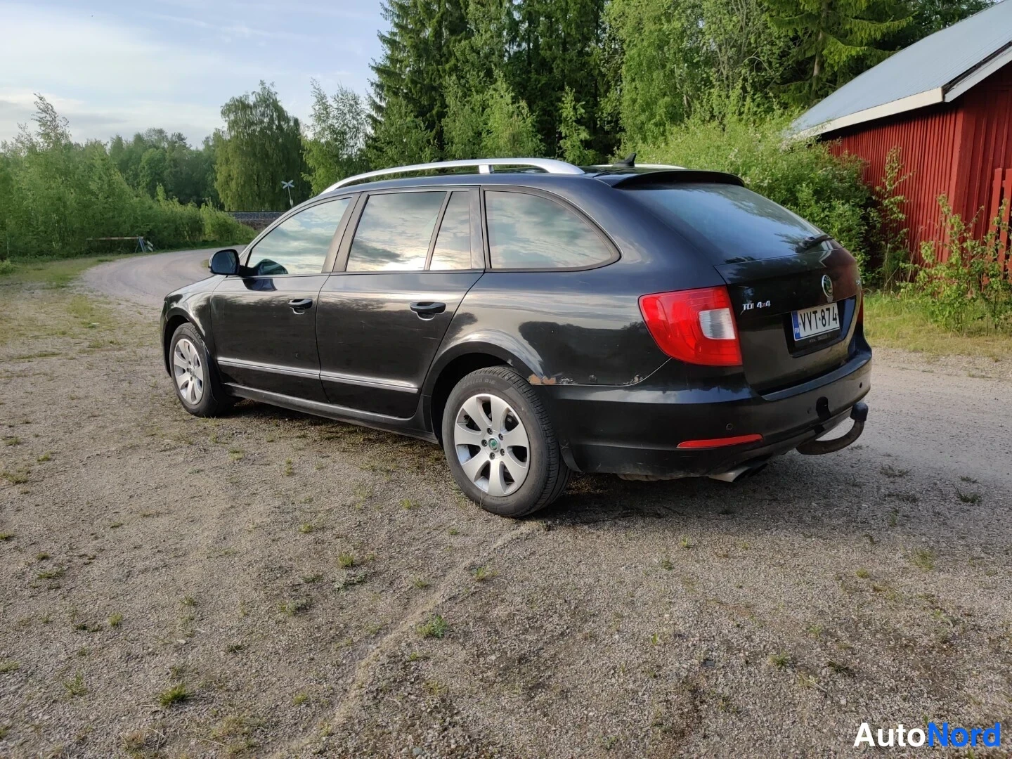 Musta Skoda Superb 2011, takaviisto, kuva 19