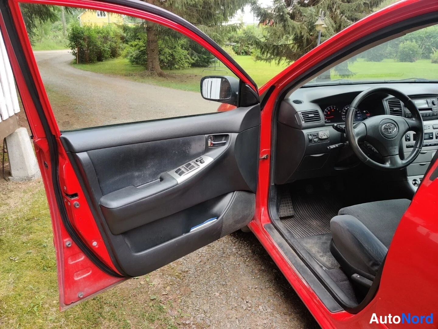 Punainen Toyota Corolla 2004, ohjaamo, kuva 24