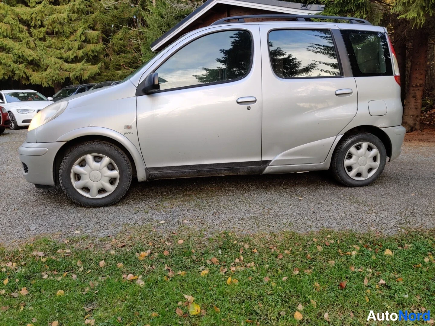 Hopea Toyota Yaris Verso 2004, etuviisto, keula vasemmalle, kuva 3