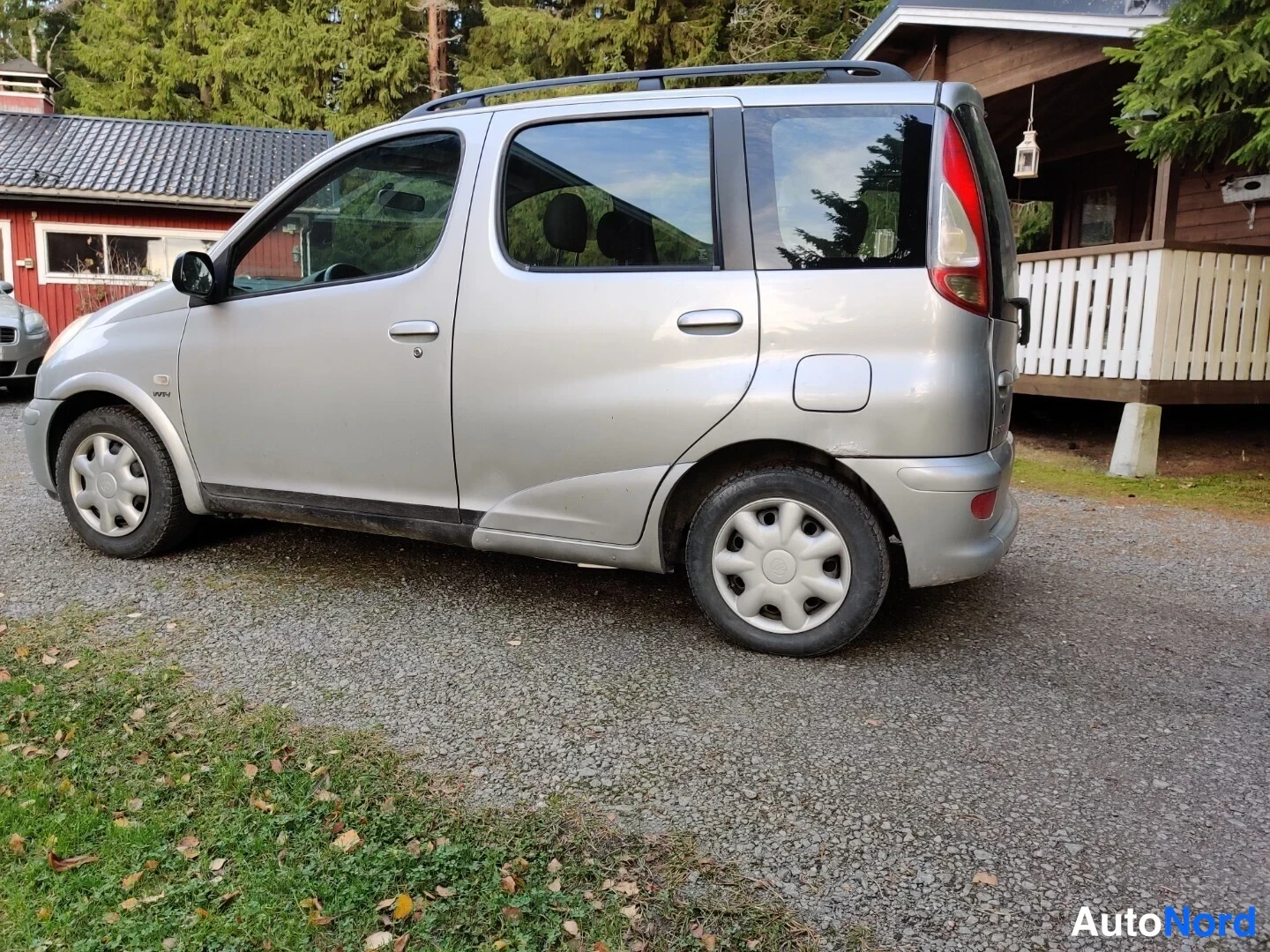 Hopea Toyota Yaris Verso 2004, takaviisto, kuva 7