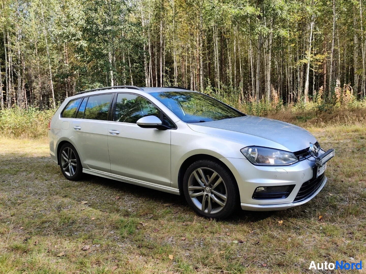 Hopea Volkswagen Golf Variant 2015, etuviisto, keula oikealle, kuva 8