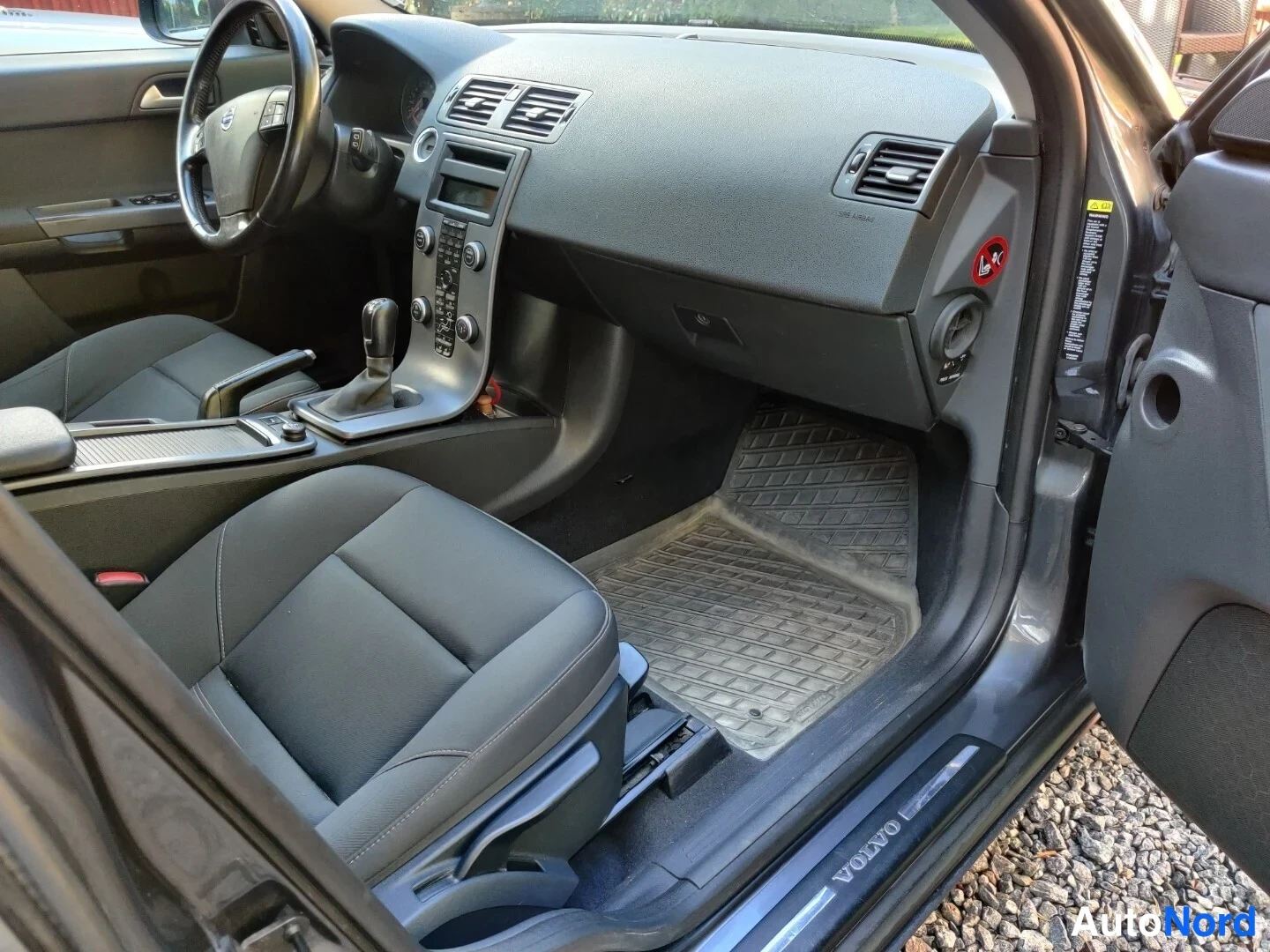 Harmaa Volvo V50 2009, ohjaamo, kuva 25