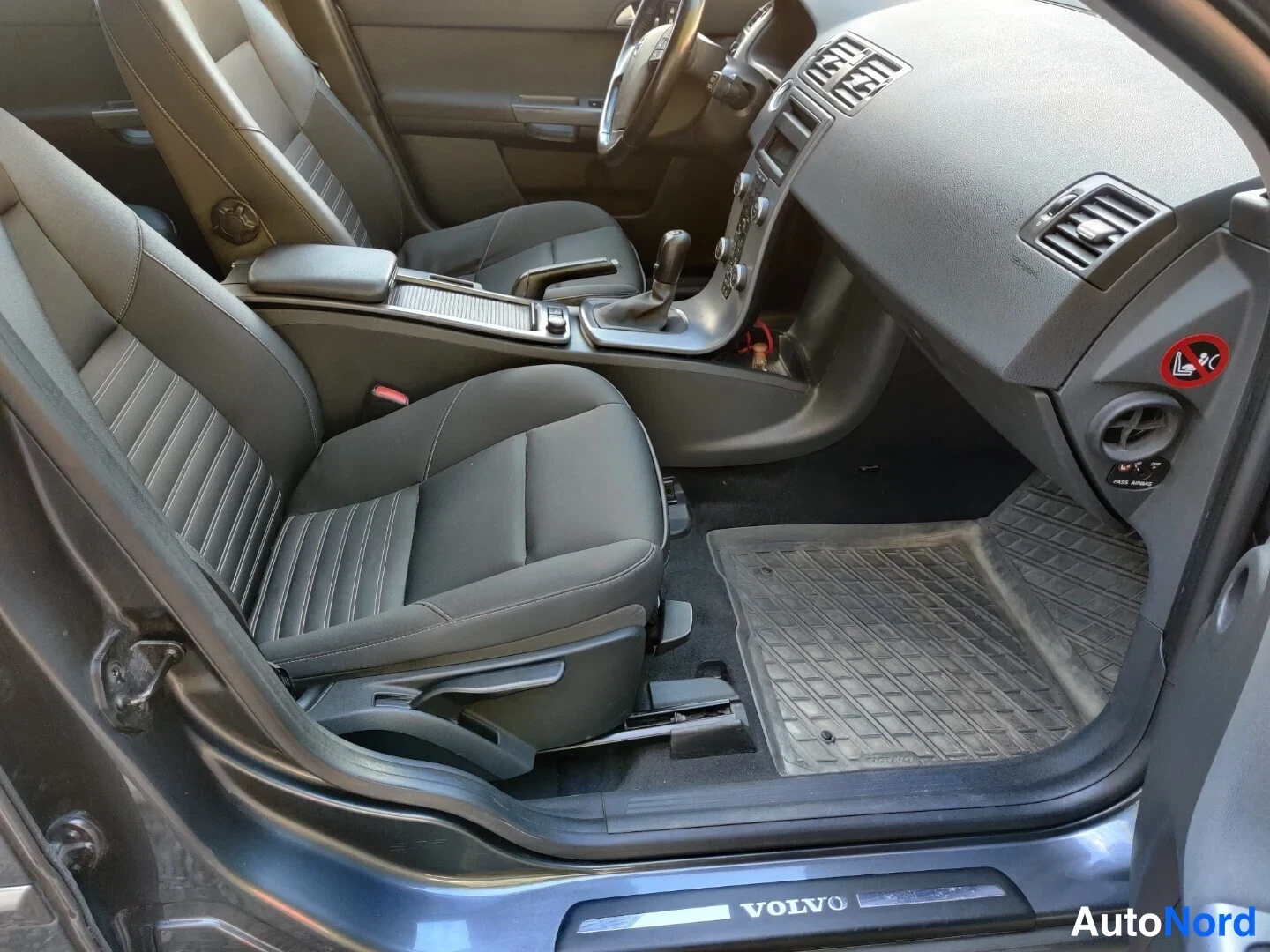 Harmaa Volvo V50 2009, etuistuimet, kuva 28