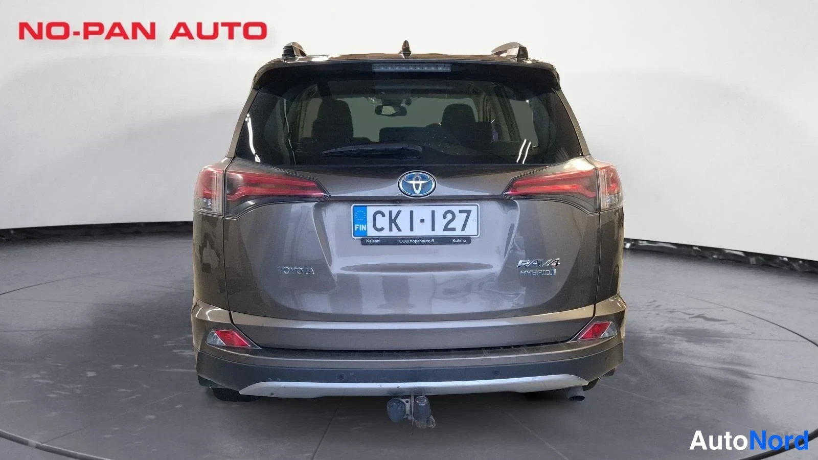 Beige Toyota RAV4 2016, takaa, kuva 8