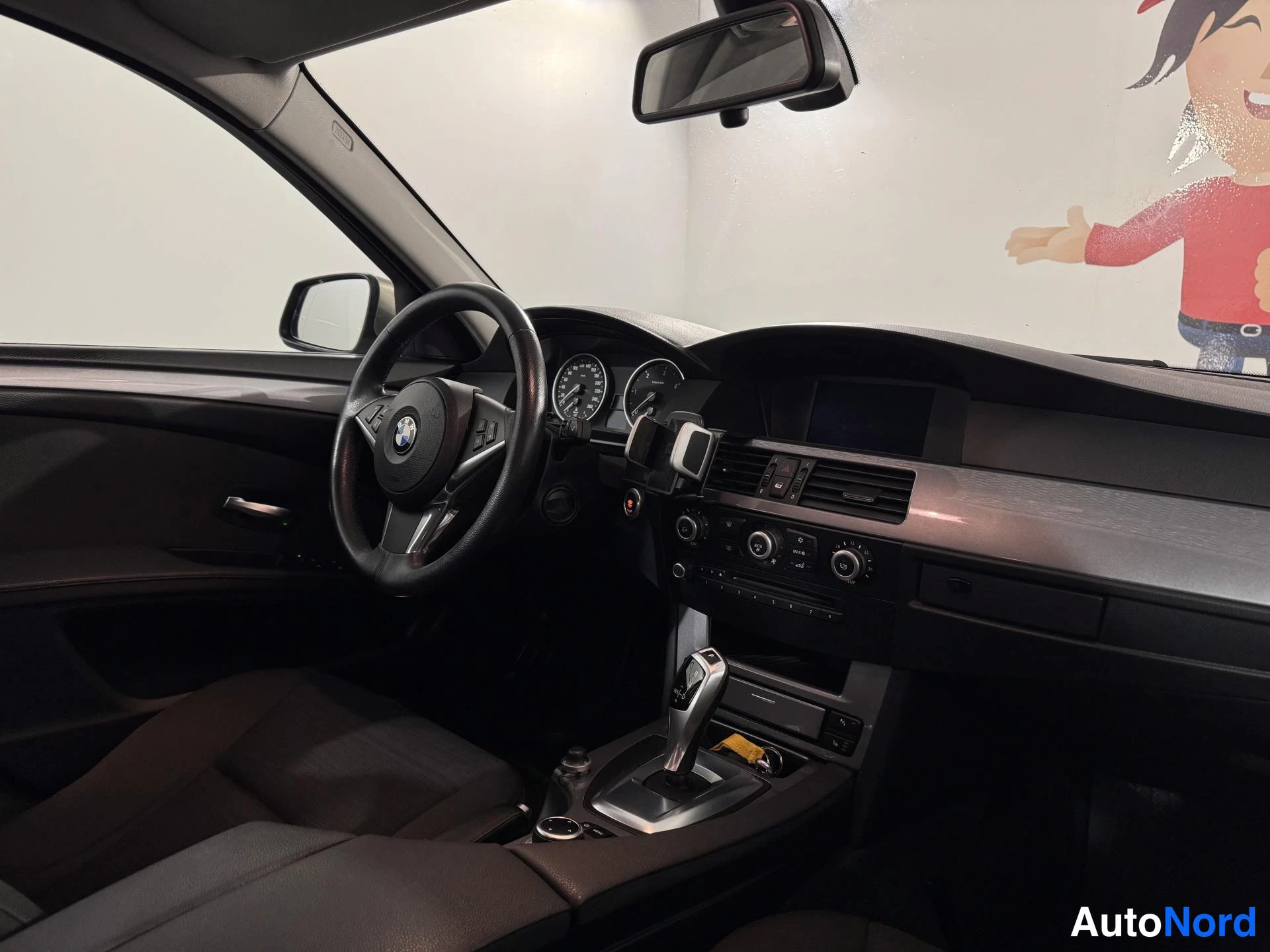 Kupari BMW 520d 2010, ohjaamo, kuva 12