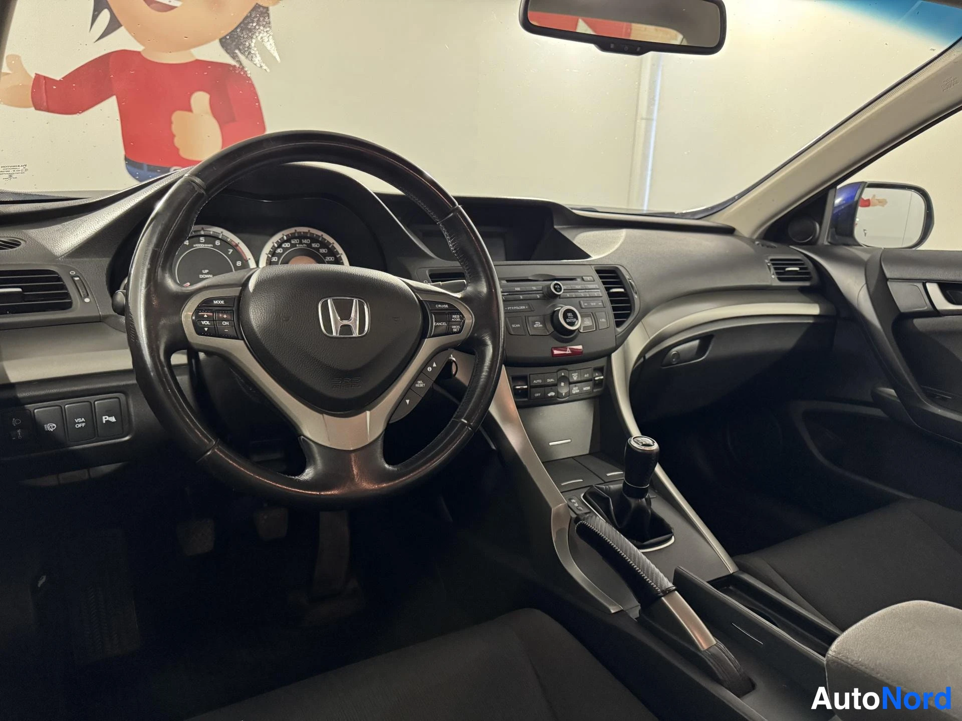 Sininen Honda Accord 2008, ohjaamo, kuva 10