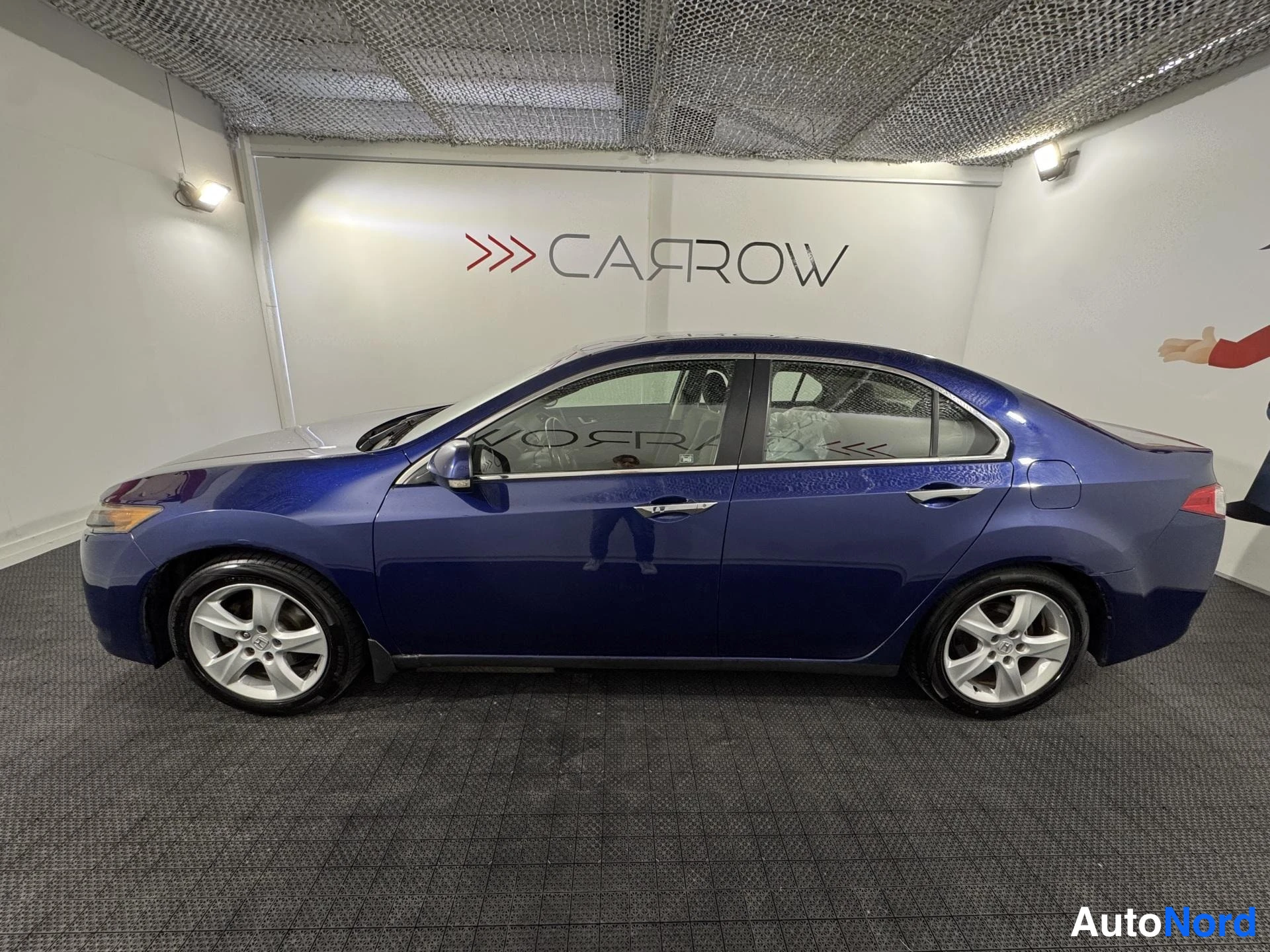 Sininen Honda Accord 2008, sivulta, kuva 5