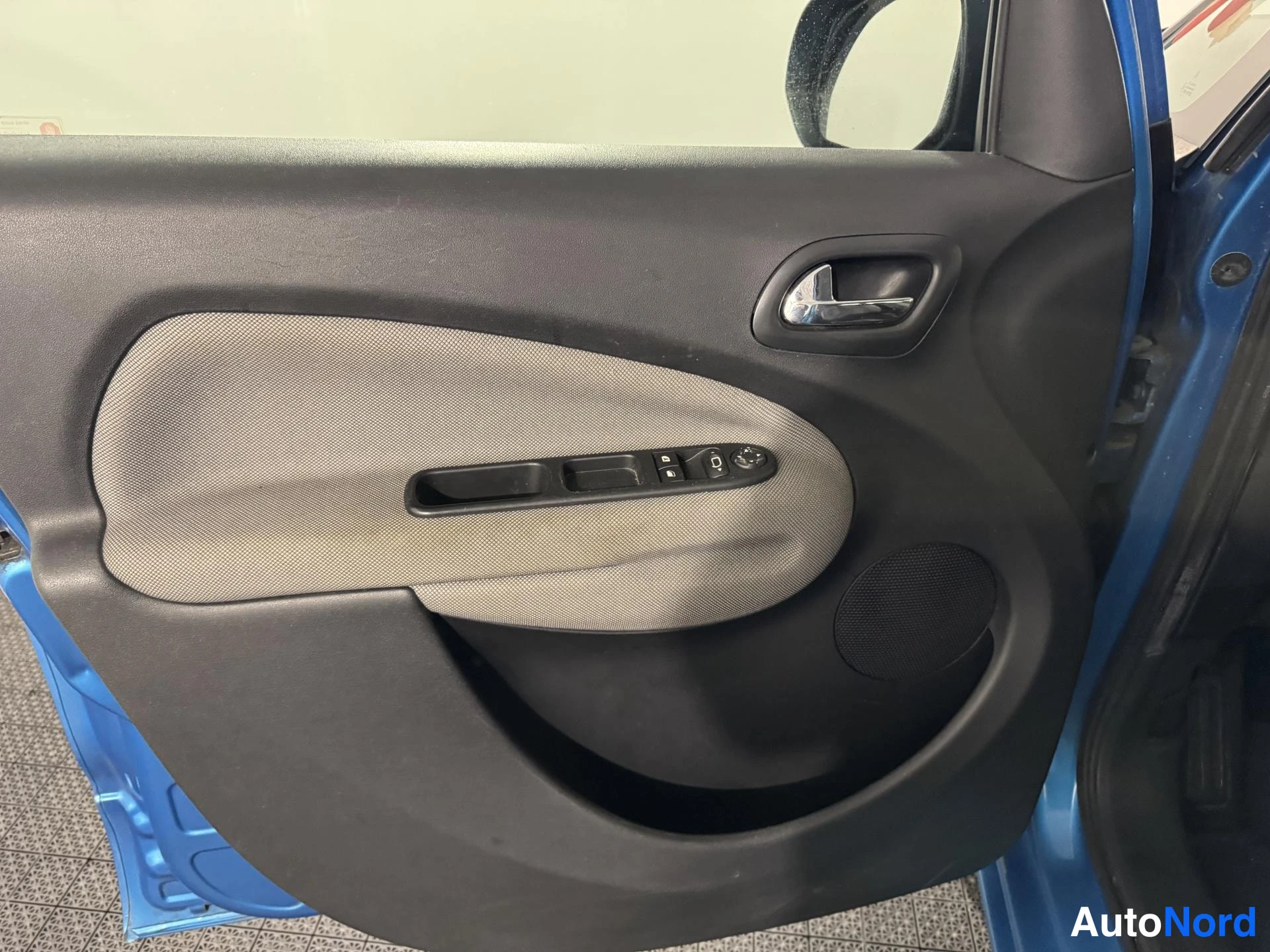 Sininen Citroen C3 Picasso 2010, yksityiskohta, kuva 15