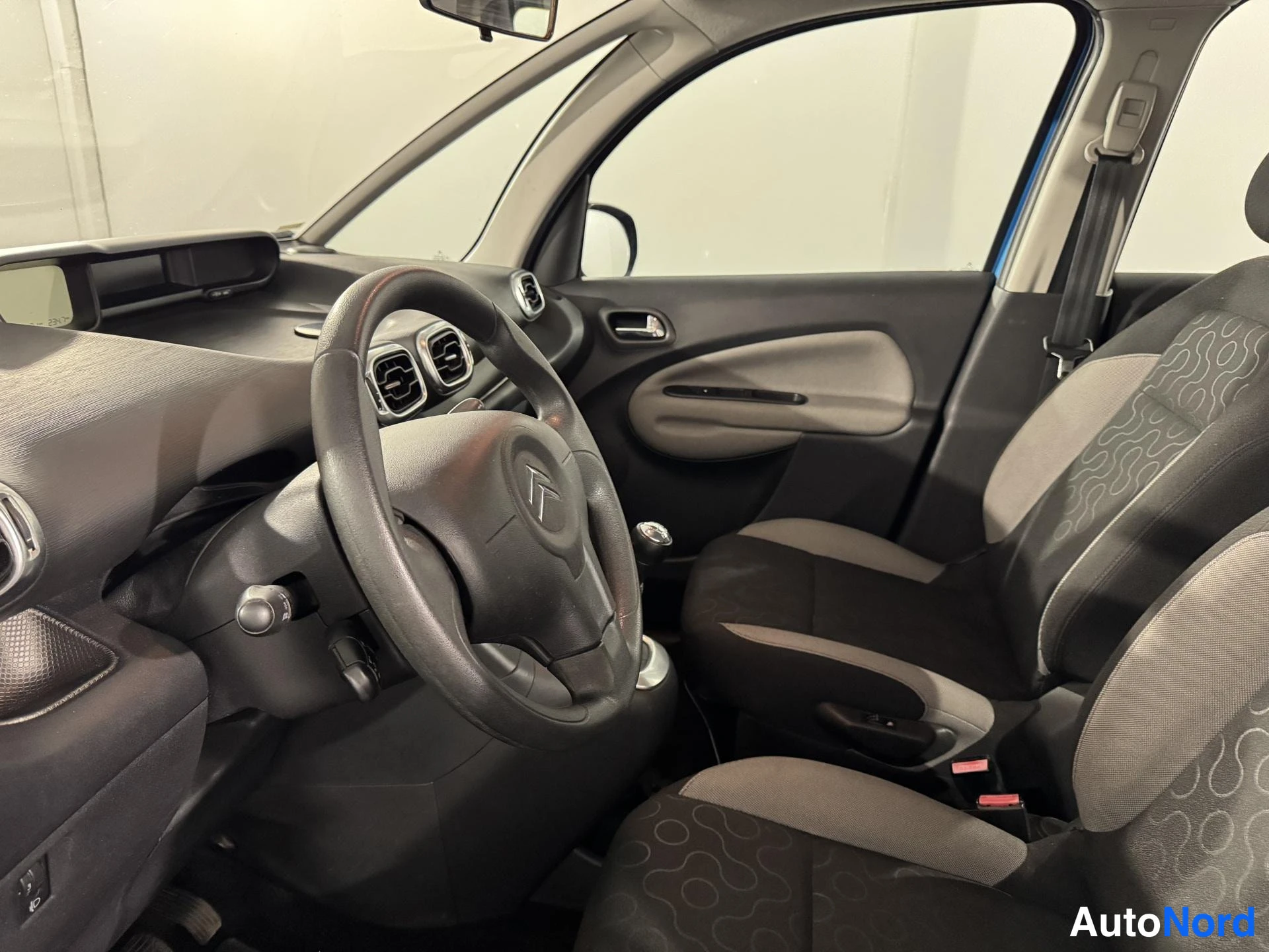 Sininen Citroen C3 Picasso 2010, ohjaamo, kuva 10