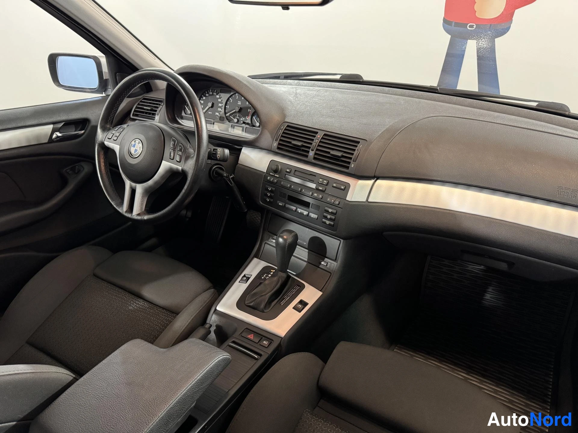Harmaa BMW 318i 2003, ohjaamo, kuva 11