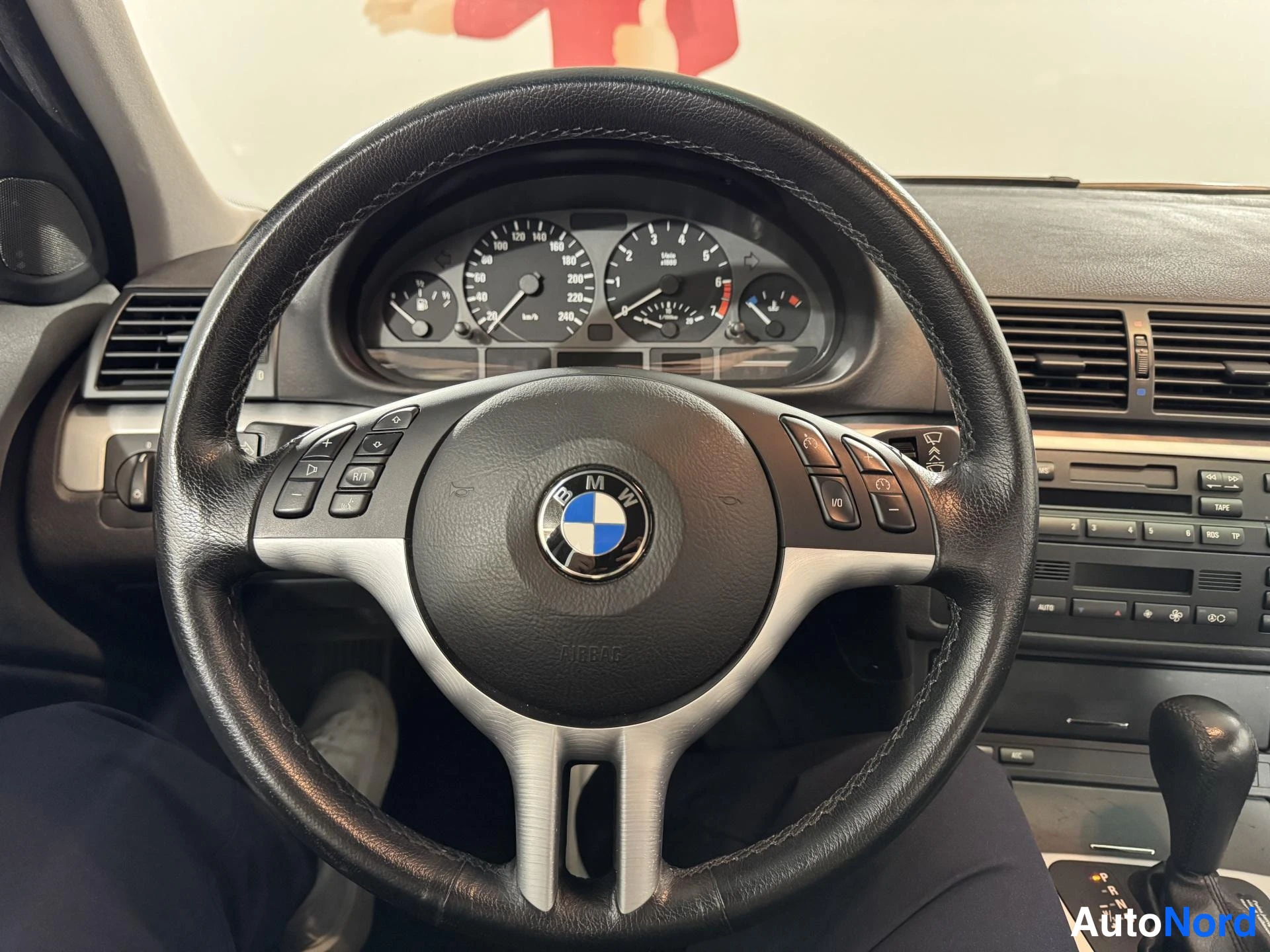 Harmaa BMW 318i 2003, ohjaamo, kuva 12