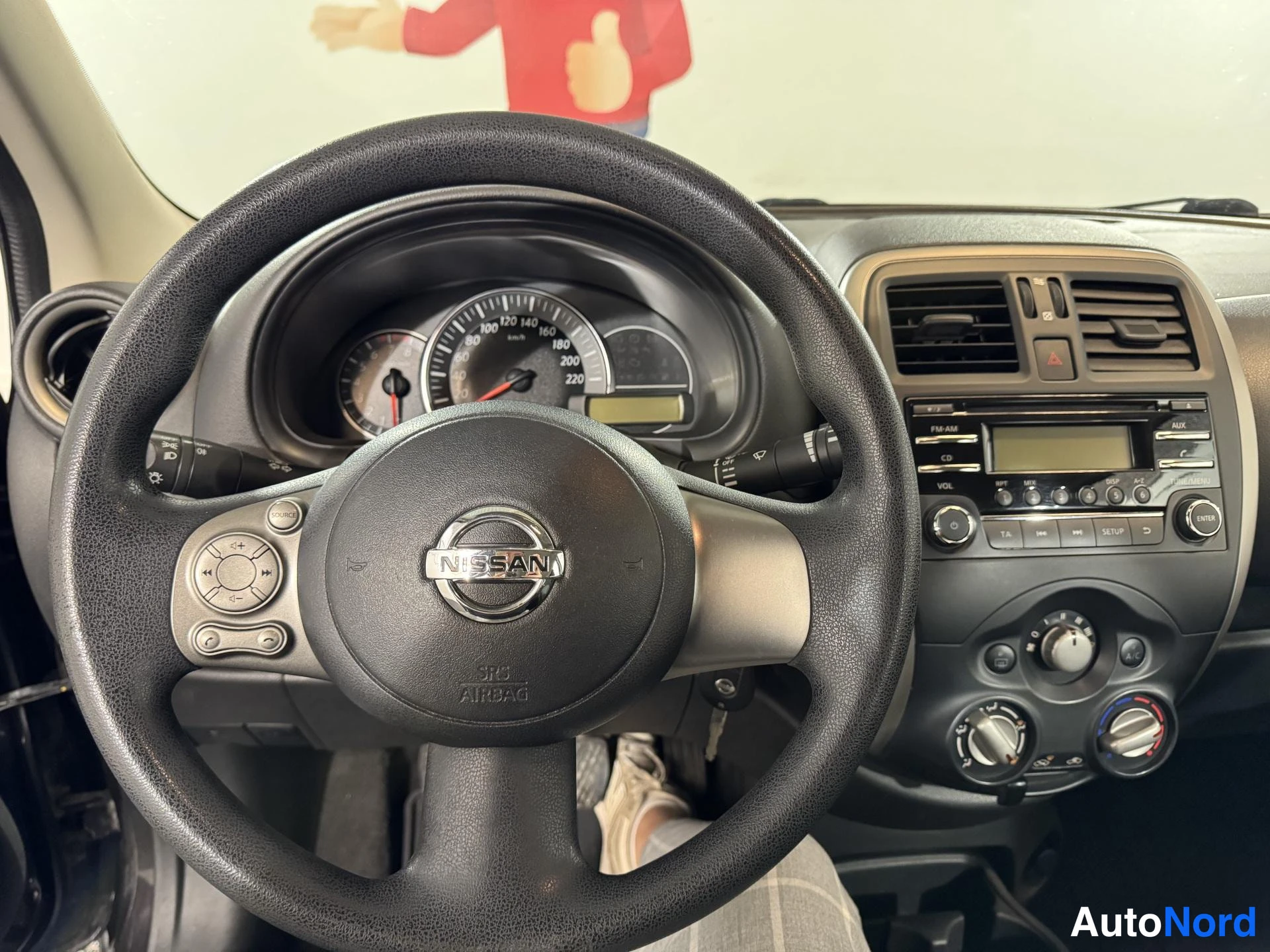 Violetti Nissan Micra 2013, ohjaamo, kuva 12