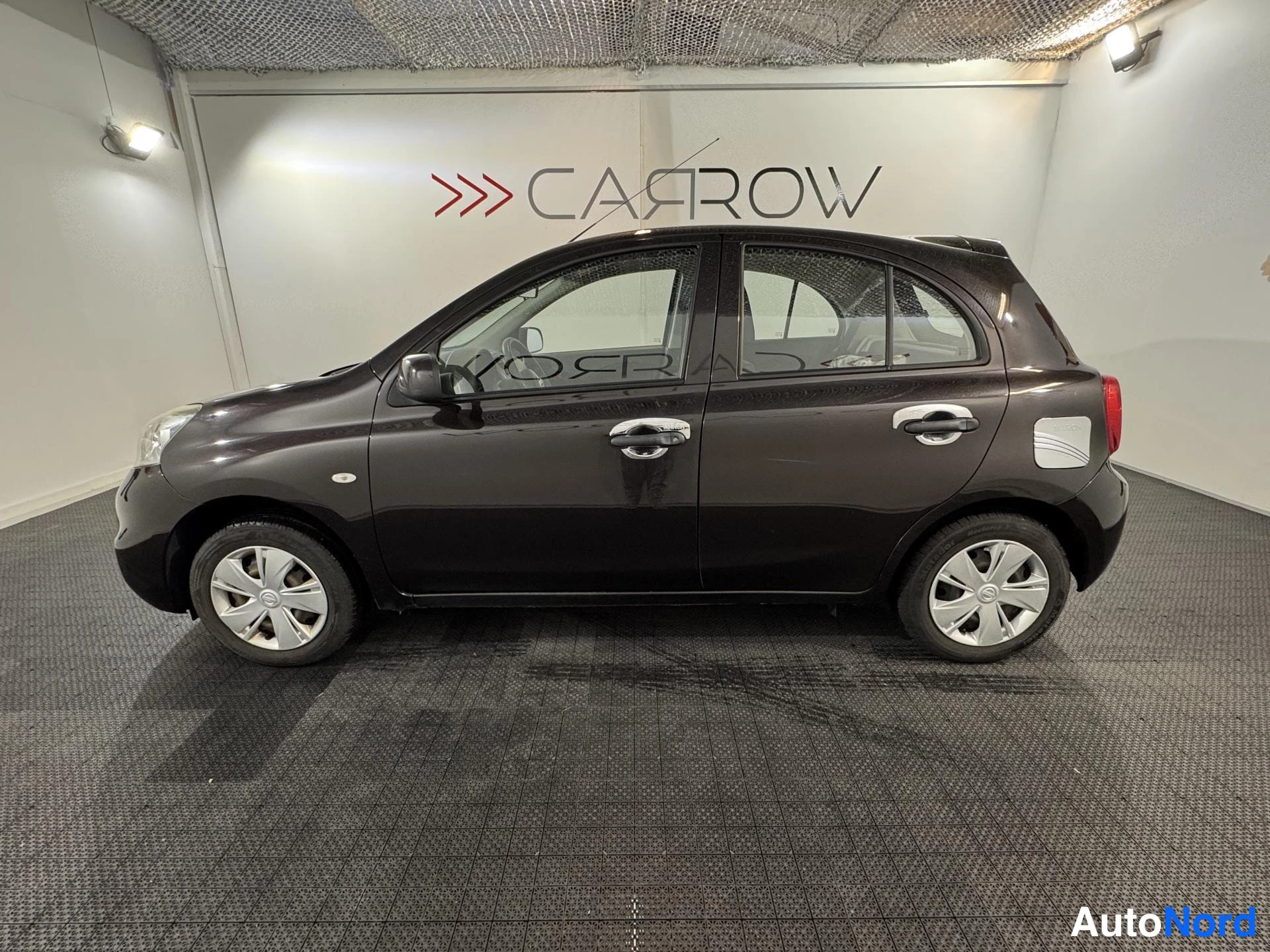 Violetti Nissan Micra 2013, sivulta, kuva 5