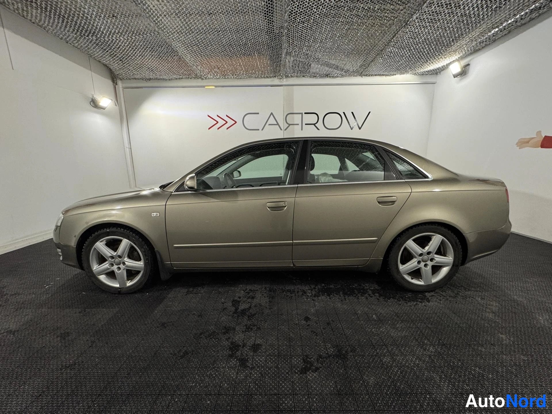 Keltainen Audi A4 2005, sivulta, kuva 4