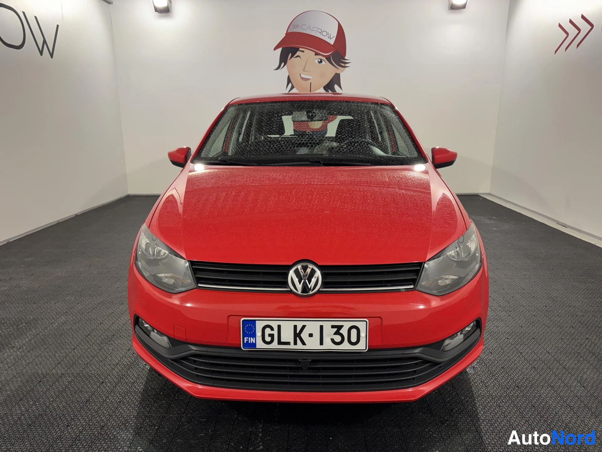Punainen Volkswagen Polo 2015, edestä, kuva 4