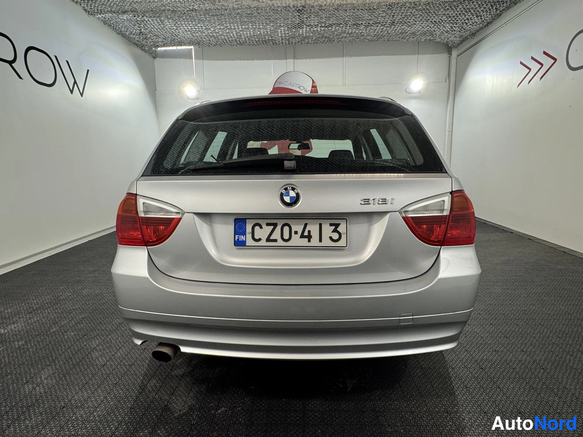 Harmaa BMW 318i 2007, takaa, kuva 8