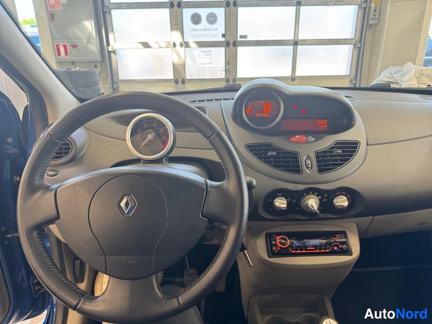 Sininen Renault Twingo 2008, ohjaamo, kuva 12