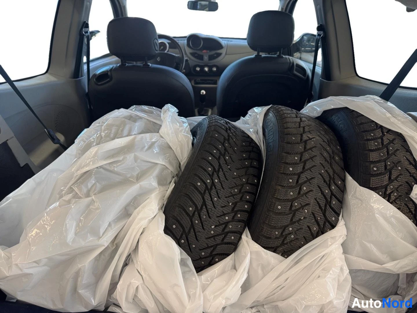 Sininen Renault Twingo 2008, tavaratila, kuva 15