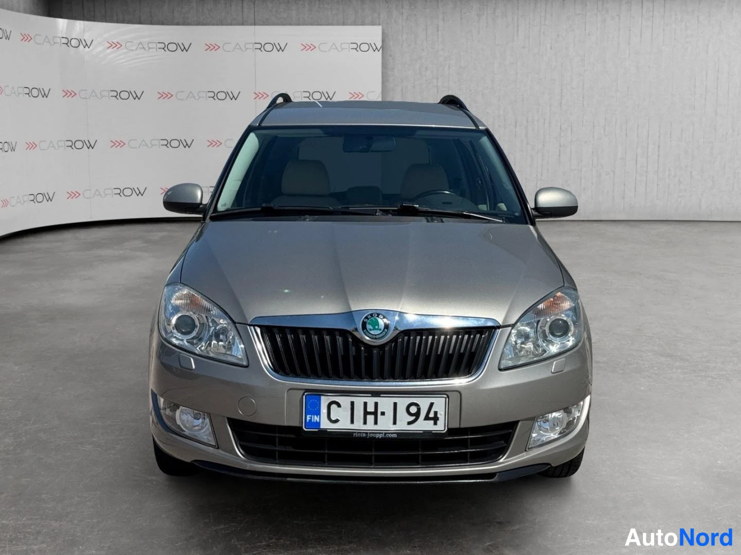 Harmaa Skoda Roomster 2011, edestä, kuva 4