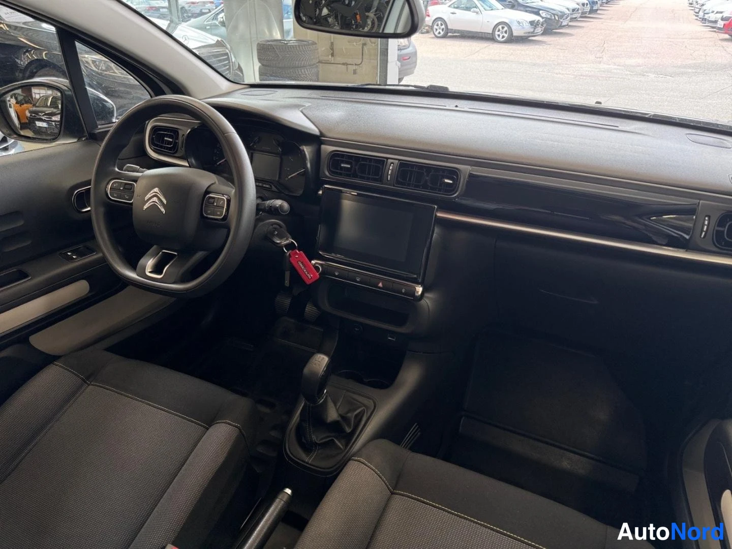 Valkoinen Citroen C3 2020, ohjaamo, kuva 12
