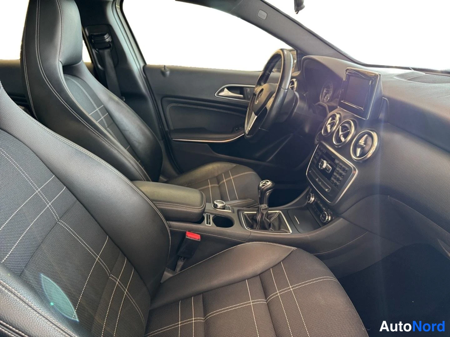 Grey Mercedes-Benz A 180 2014, front seats, photo 13