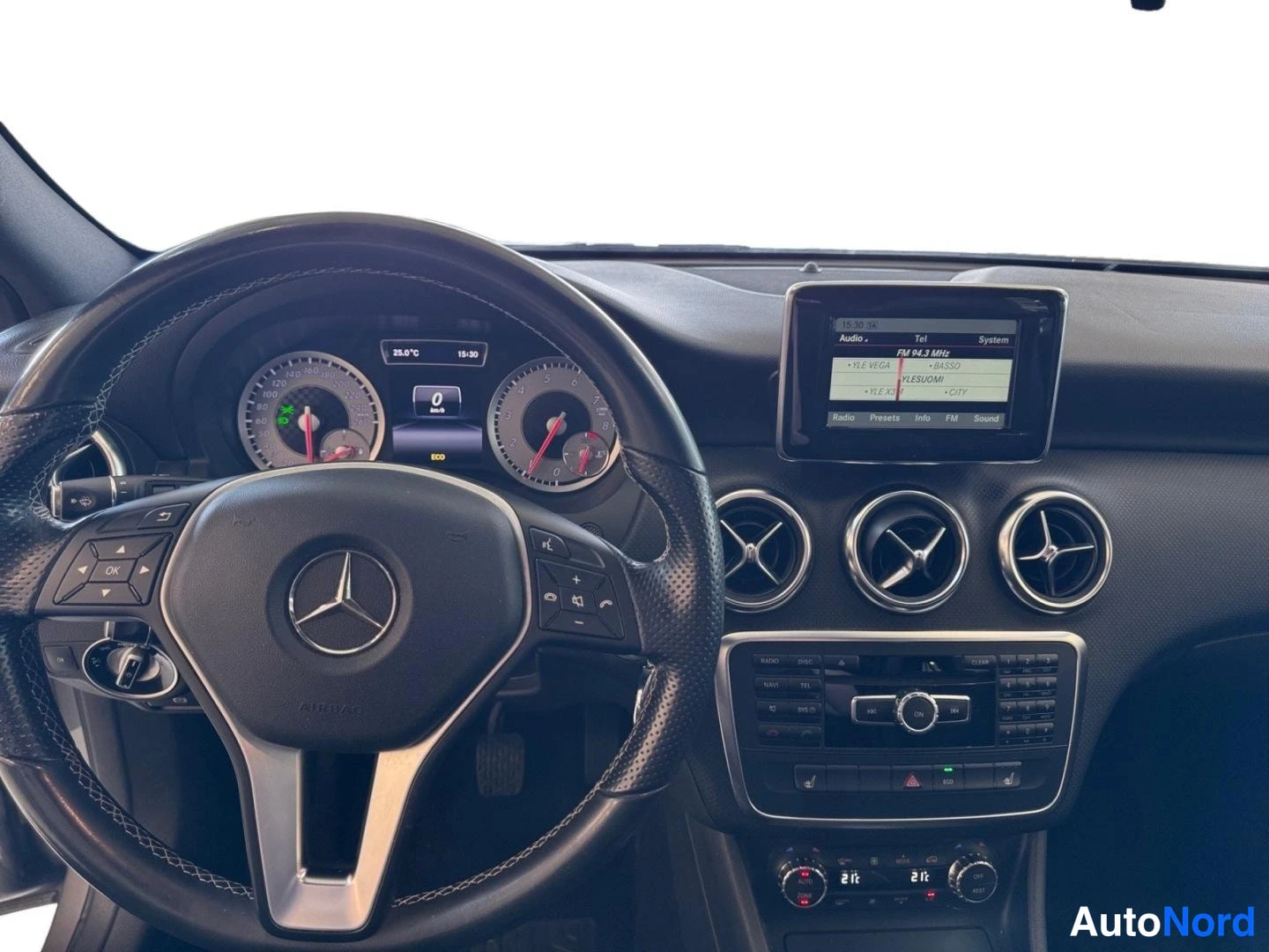 Grey Mercedes-Benz A 180 2014, cockpit, photo 11