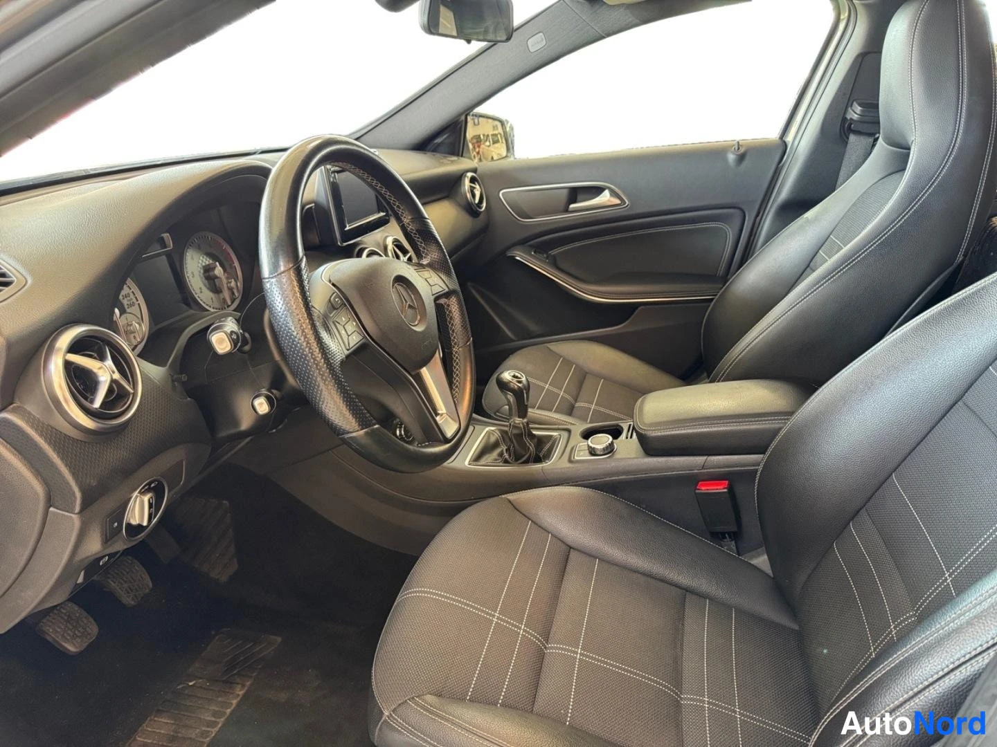 Grey Mercedes-Benz A 180 2014, cockpit, photo 9