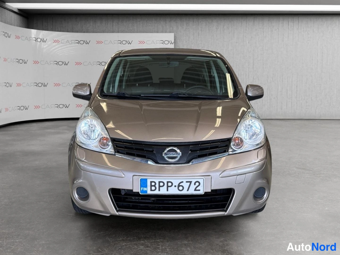 Ruskea Nissan Note 2012, edestä, kuva 4