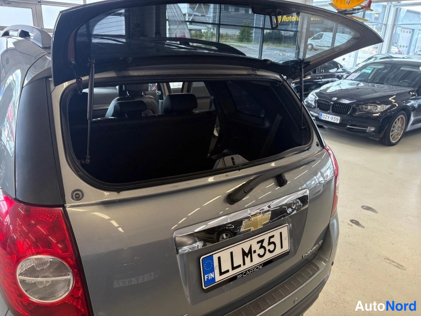 Harmaa Chevrolet Captiva 2010, takaa, kuva 9