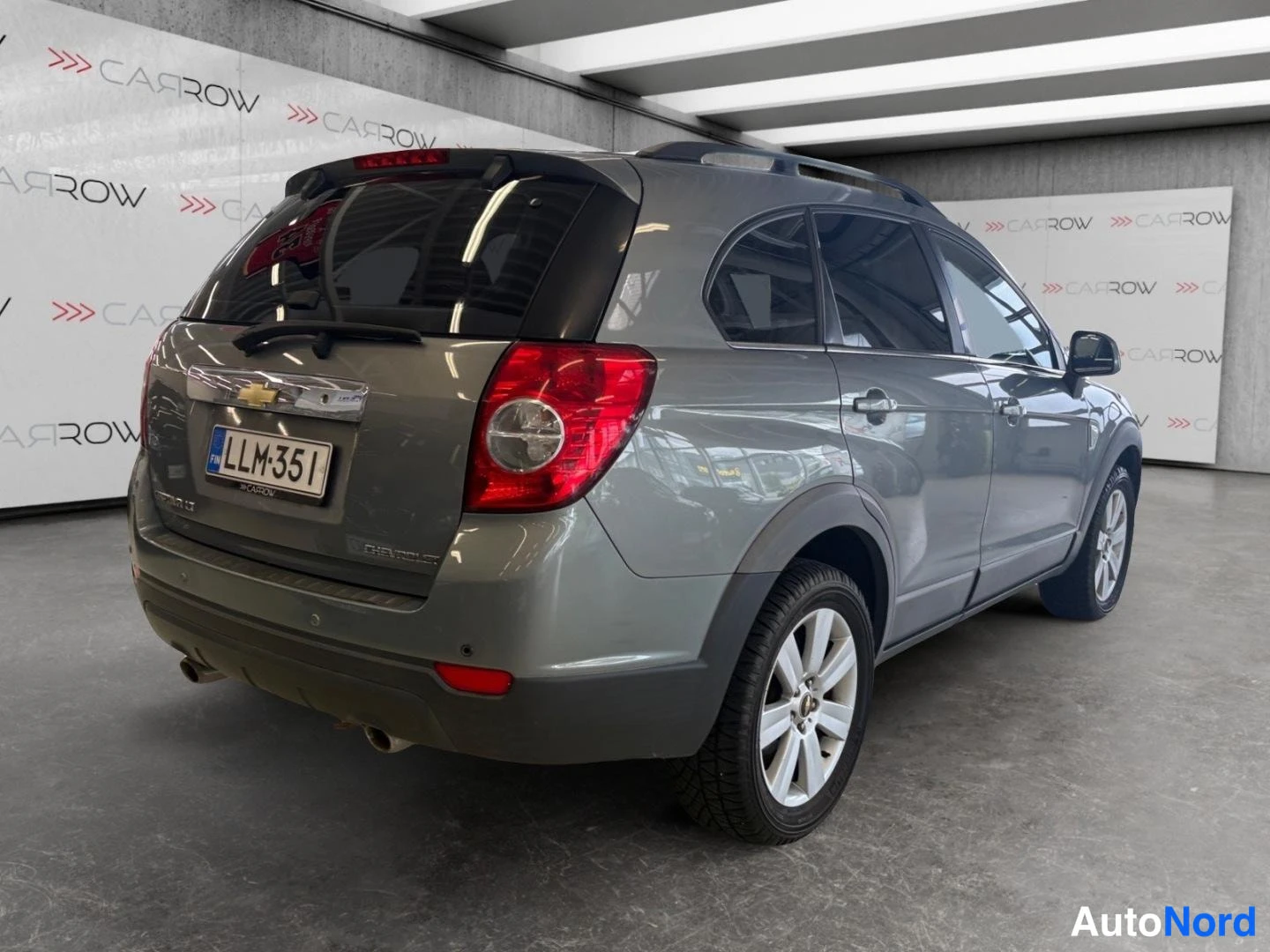Harmaa Chevrolet Captiva 2010, takaviisto, kuva 7